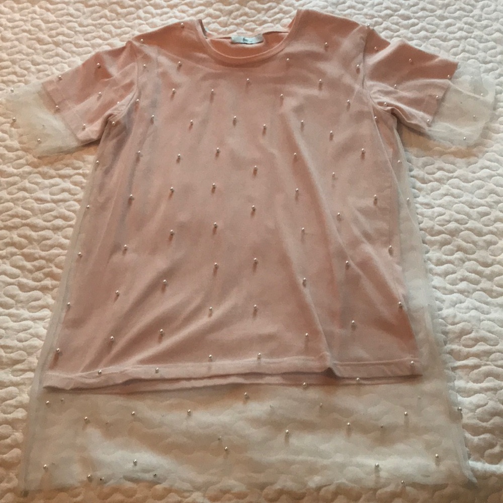 T-shirt with beaded shell